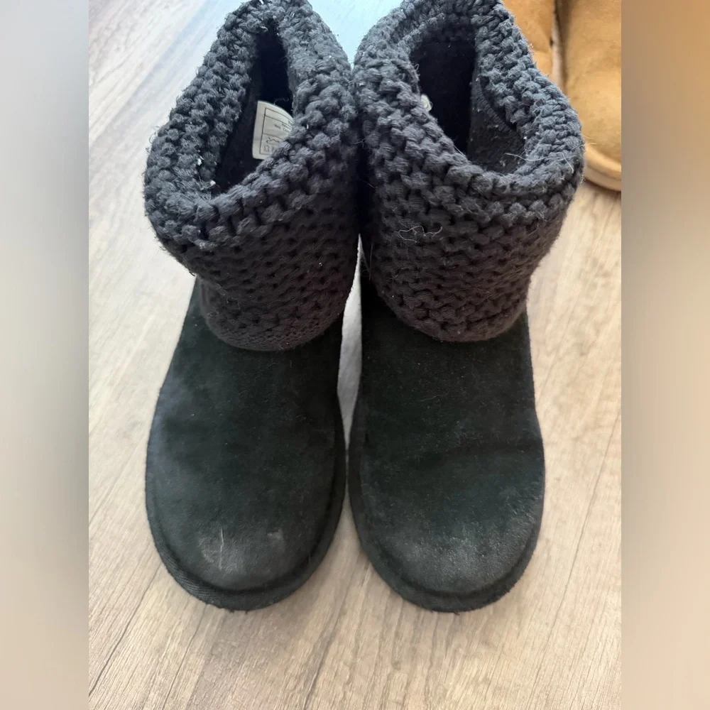 Uggs Girls Bundle Cozy Black Tan Size 13 kids